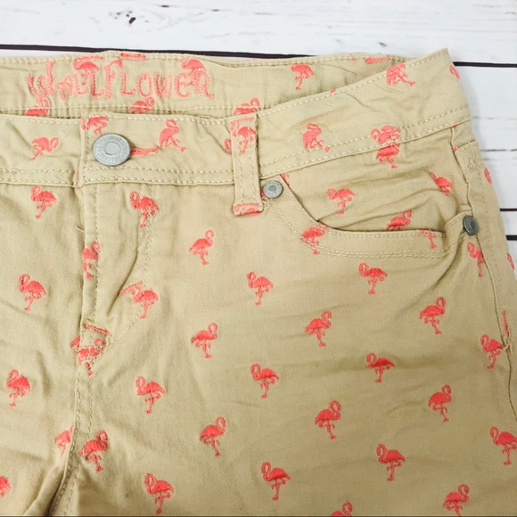 Pink Falmingo Shorts Tan Size 11 EUC - Picture 3 of 6